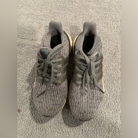 Adidas ultra boost size 4.5 - Picture 2 of 3